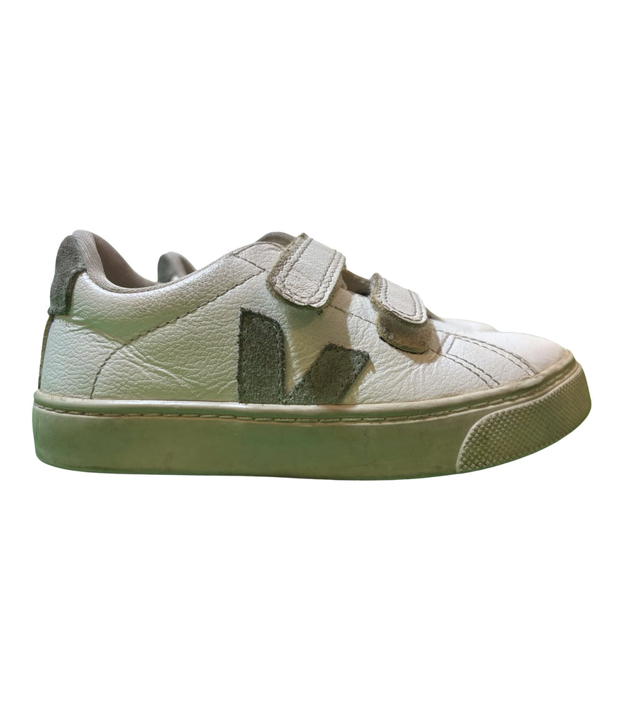 Veja Low Top Sneakers - US12 - Miena